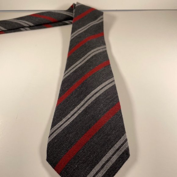 EUC Silk/Wool Blend Giorgio Armani Tie In Charcoal W/Red & Light Grey Stripes - Picture 2 of 5